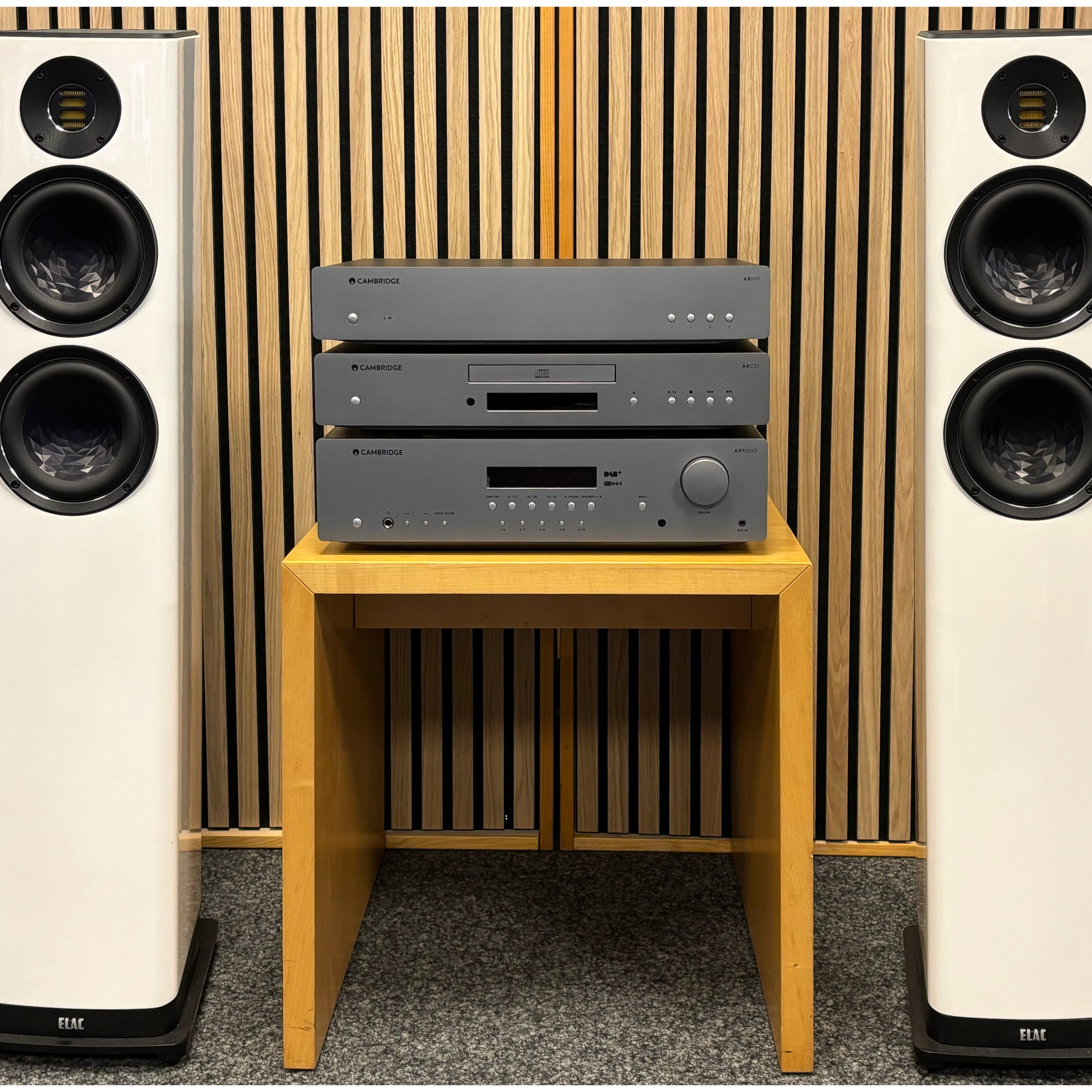 Cambridge Audio Stereo Set (AXR 100D, AXC 35, AXN10) + Elac Vela FS 407 Set
